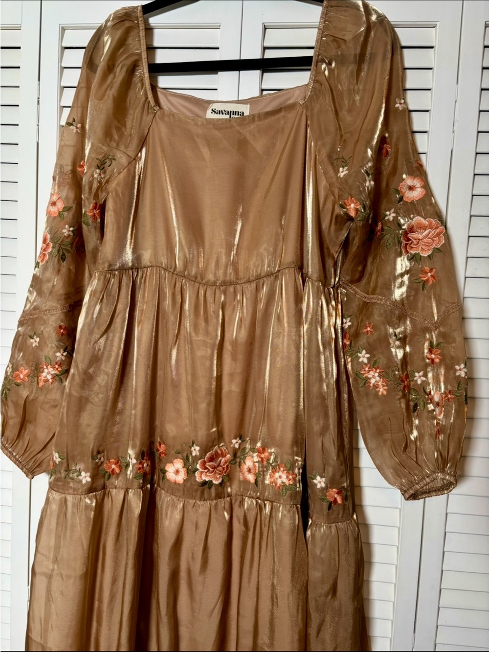 Savanna Jane Luminous Shimmer
Floral Embroidered Tiered Maxi NWT
Dress Medium - Picture 5 of 9